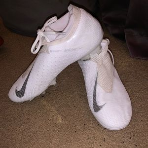 Size 9 Nike phantom vsn elite